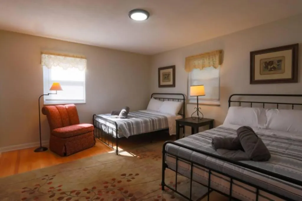 Close To City * Charming Central Xl Cape Cod * Airport Pittsburgh Holiday home